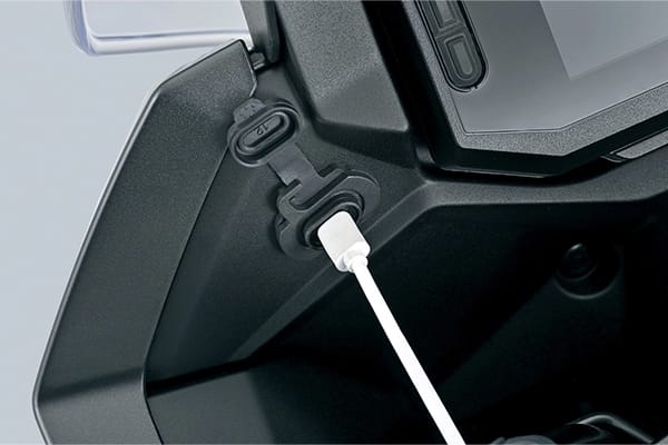 Được trang bị cổng xạc USB Type C khu vực cảnh trái màn hình chính